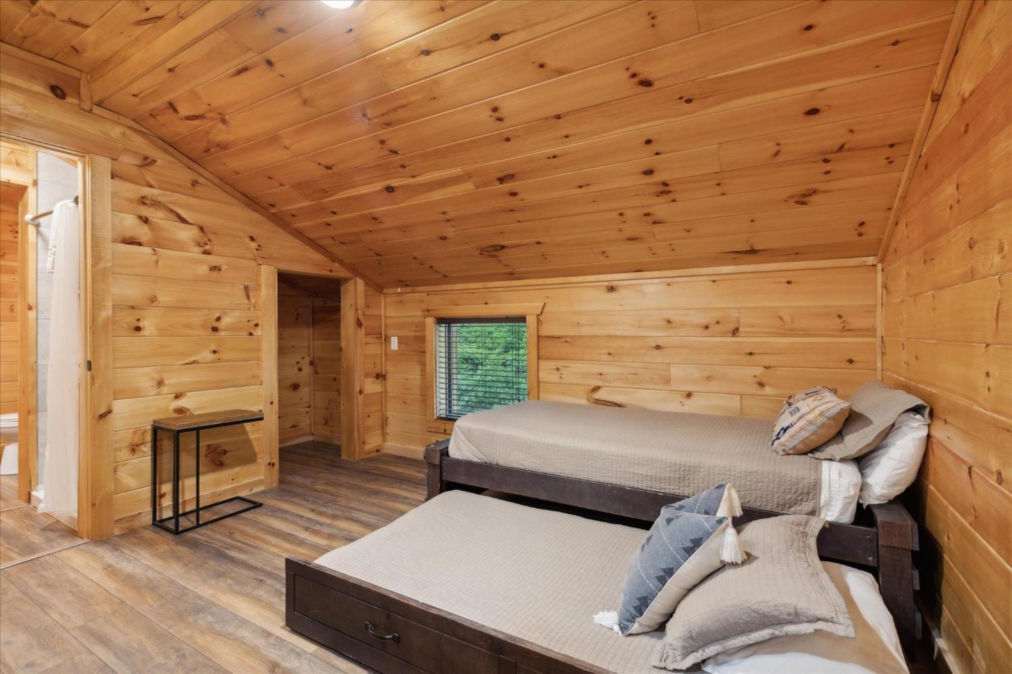 Hot Tub Fire Pit Game Room Theater Easy Access Sleeps 12 - Black Bear Lodge Пиджен Фордж Екстериор снимка