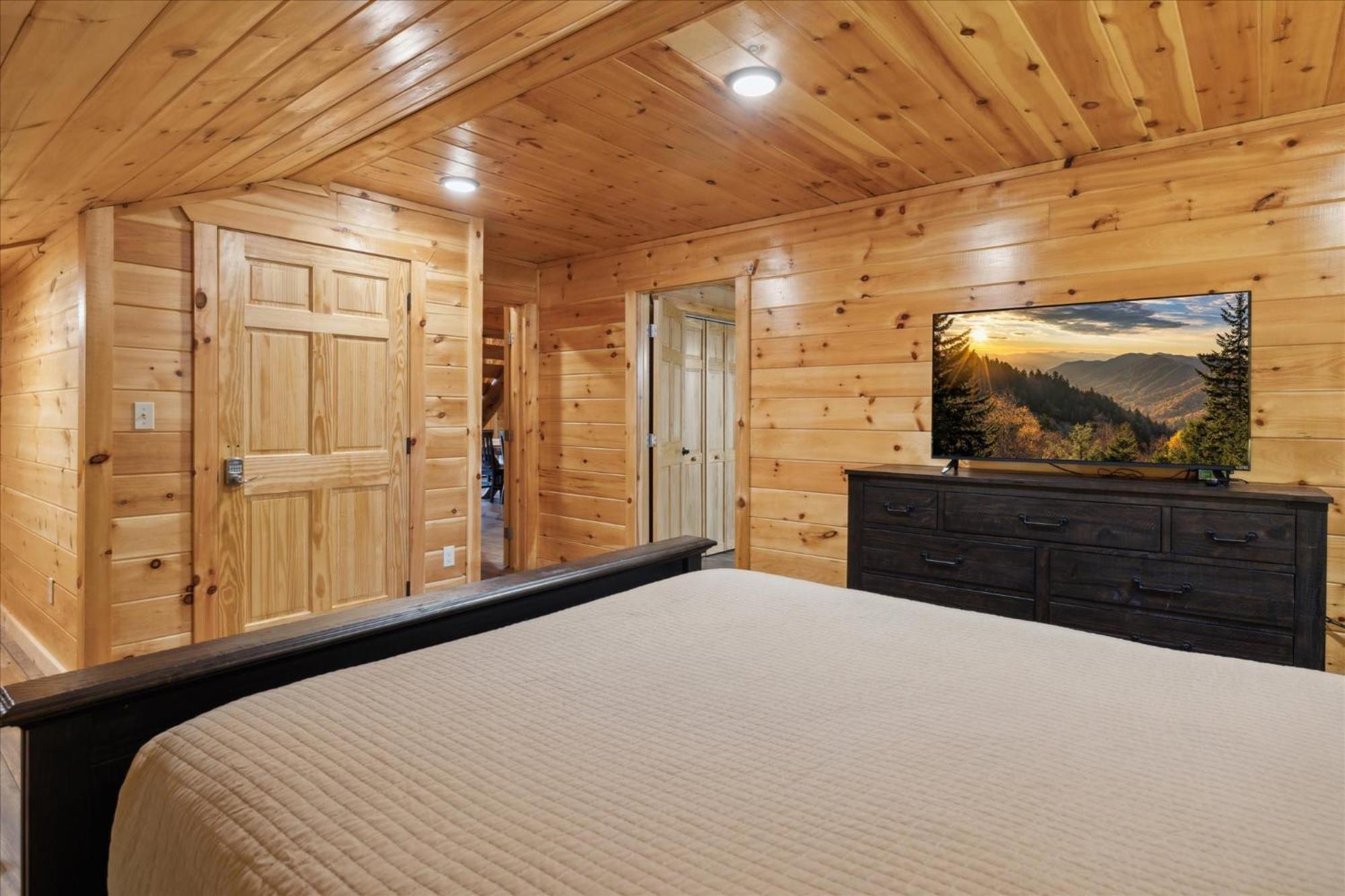 Hot Tub Fire Pit Game Room Theater Easy Access Sleeps 12 - Black Bear Lodge Пиджен Фордж Екстериор снимка