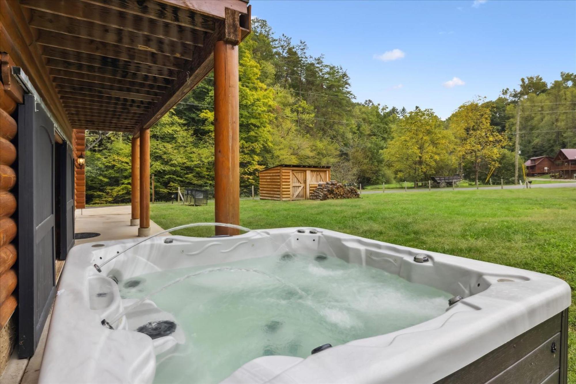 Hot Tub Fire Pit Game Room Theater Easy Access Sleeps 12 - Black Bear Lodge Пиджен Фордж Екстериор снимка
