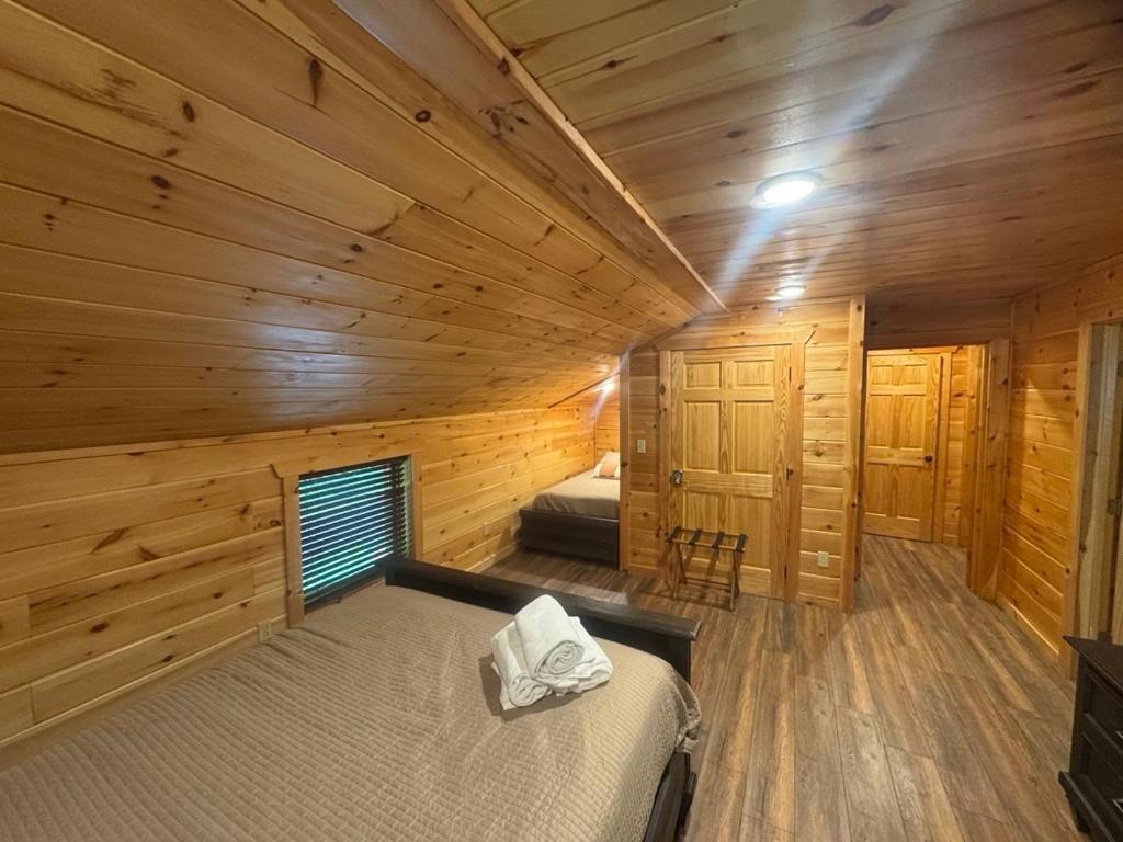Hot Tub Fire Pit Game Room Theater Easy Access Sleeps 12 - Black Bear Lodge Пиджен Фордж Екстериор снимка