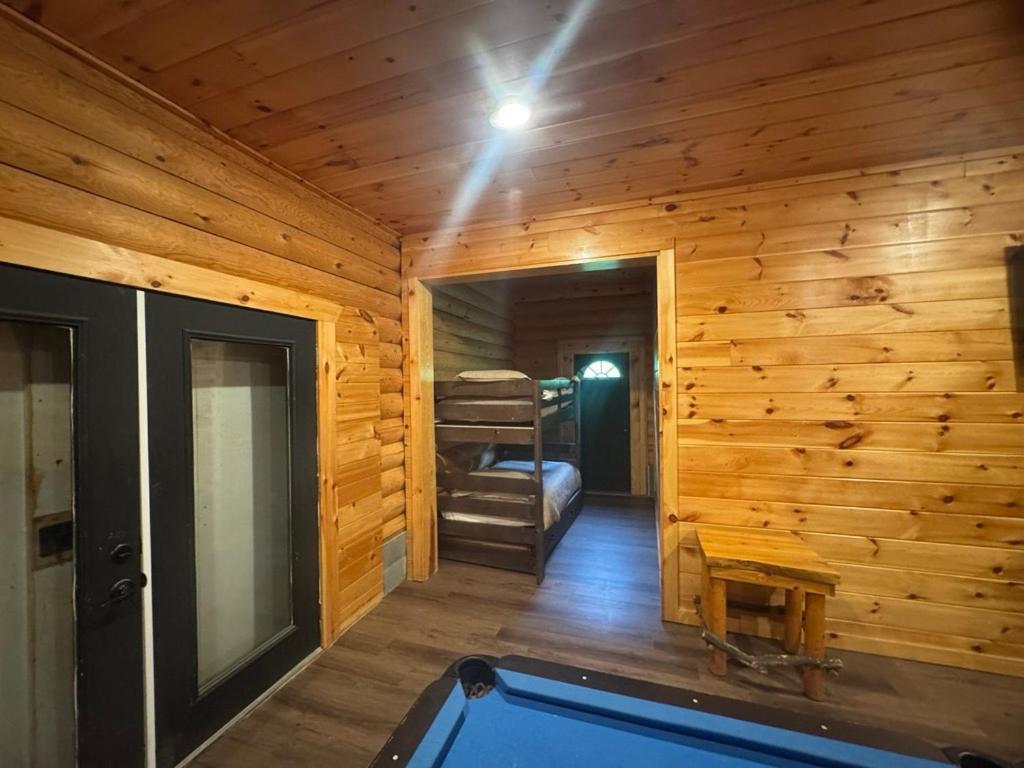 Hot Tub Fire Pit Game Room Theater Easy Access Sleeps 12 - Black Bear Lodge Пиджен Фордж Екстериор снимка